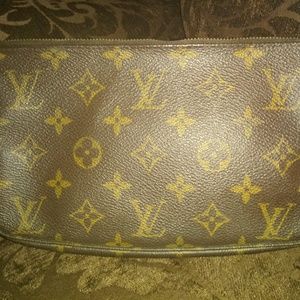 Genuine Louis Vuitton Pouchette